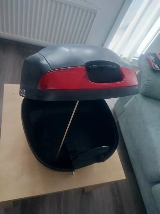 Baúl Moto SH25 Negro/Rojo
