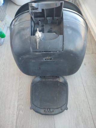 Baúl Moto SH25 Negro/Rojo