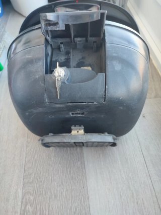 Baúl Moto SH25 Negro/Rojo