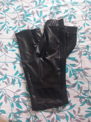 Pantaloni donna neri effetto pelle
