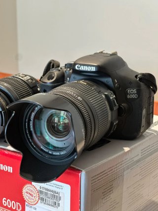 Canon EOS 600D + 2 objetivos + Accesorios