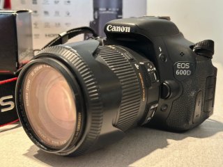 Canon EOS 600D + 2 objetivos + Accesorios