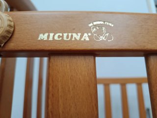 Cuna de bebé de madera maciza