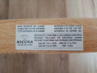 Cuna de bebé de madera maciza