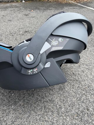 Huevo BeSafe iZi Go + Base Isofix