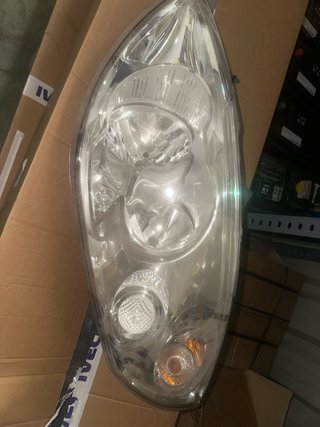 Faro Izquierdo Renault Master 2016