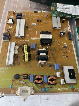 Placa base LG 60UH850V (pantalla rota)