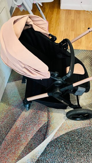 Carrito de bebé rosa kinderkraft air moov 2