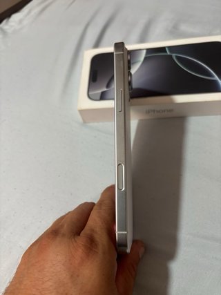 iPhone 16 Pro Max
