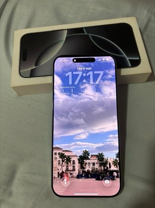iPhone 16 Pro Max