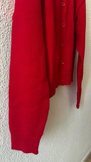 Jersey de punto rojo con botones