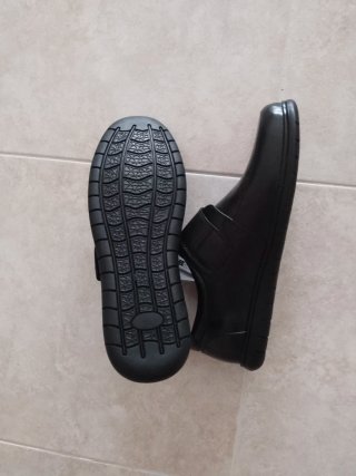 Zapatos colegiales negros velcro nuevos