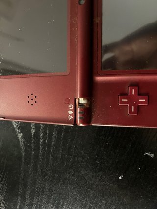 Nintendo DSi XL Rosso (Per riparazione/ricambi)