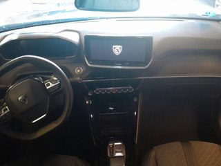 PEUGEOT e2008 Electrico Allure 156 115kW