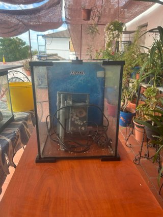 Acuario aquael de 20 litros