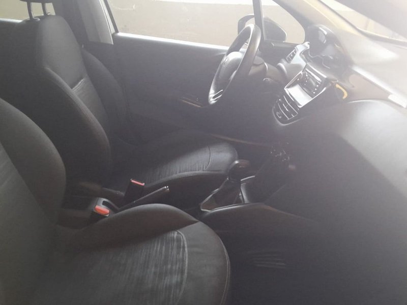 Peugeot 208 2015, foto 6