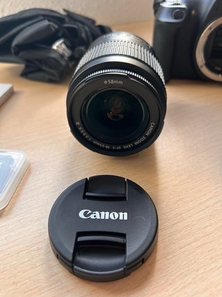 Canon EOS 1300D Cámara Digital + Accesorios