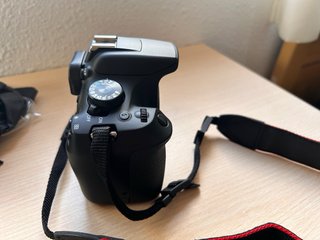 Canon EOS 1300D Cámara Digital + Accesorios