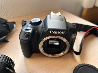 Canon EOS 1300D Cámara Digital + Accesorios