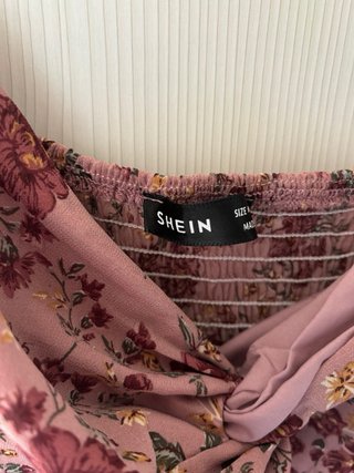 Blusa Shein floral rosa manga larga