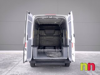 Volkswagen Crafter L4H2 FG35 AUTO 2.0TDI 140cv + NAVI 2.0TDI 140cv