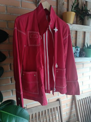 Cazadora Cortefiel Roja