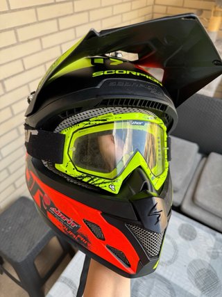 Casco Moto Scorpion Negro y Amarillo