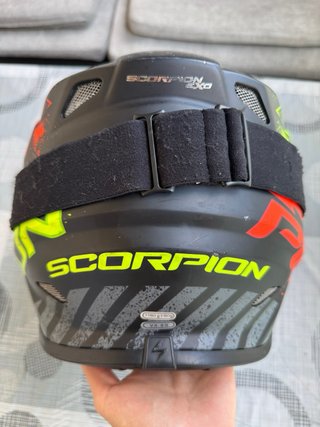 Casco Moto Scorpion Negro y Amarillo