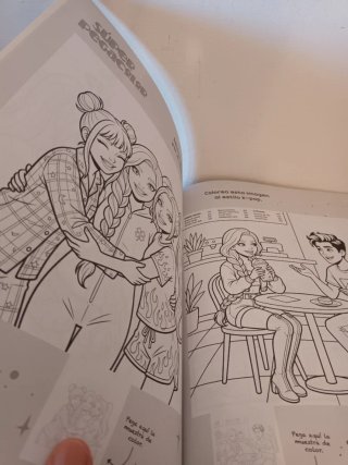 libro de colorear de Kpop Huntrix, de 40pag