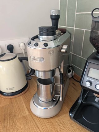 Cafetera DeLonghi Dedica Arte (Edición Especial)