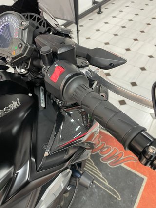 Kawasaki Z900 Negra Naked