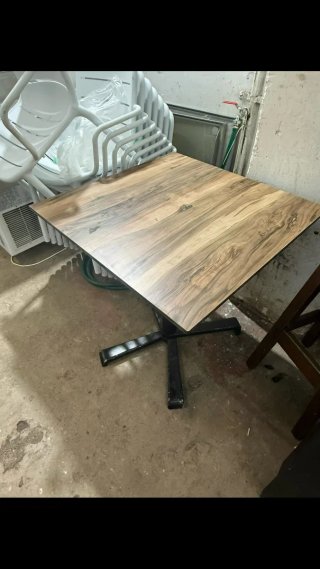 Mesa de comedor madera y metal