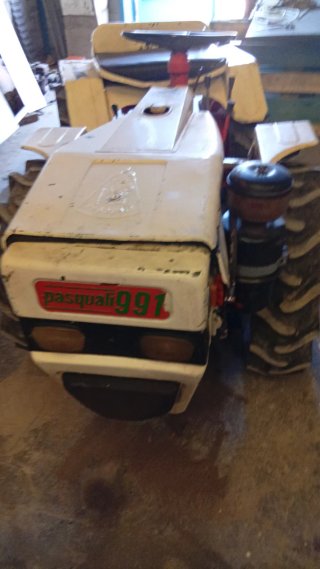 Tractor con rotovator
