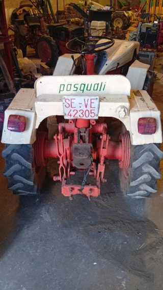 Tractor con rotovator
