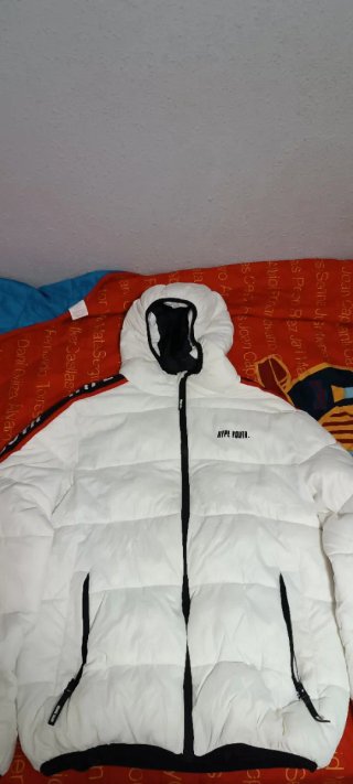 Chaqueta acolchada plumas Hype Youth blanca
