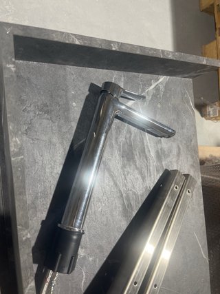 Mueble de baño sobre encimera mármol