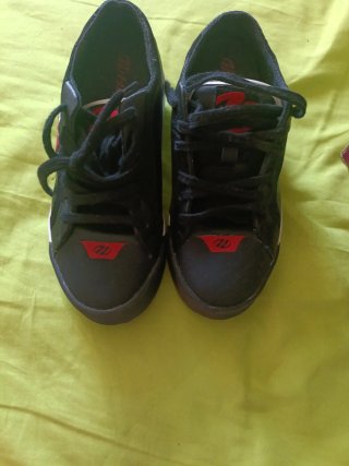 Zapatillas con ruedas NUEVAS! TALLA33