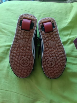 Zapatillas con ruedas NUEVAS! TALLA33