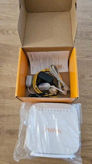Router JazzTel WiFi N 4 Puertos LAN USB