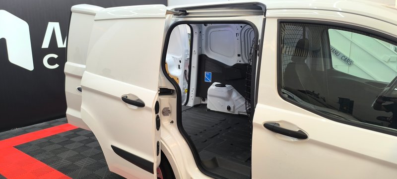Ford Transit Courier 2023, foto 13