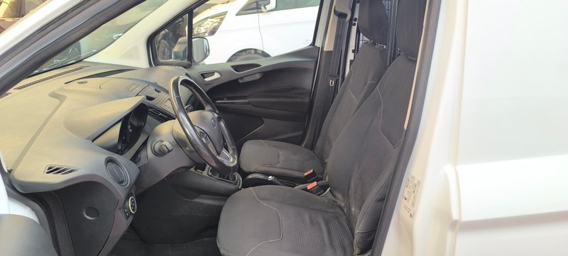 Ford Transit Courier 2023, foto 7
