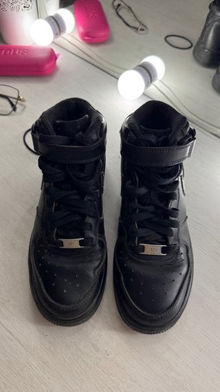 Nike Air Force 1 Mid Negras