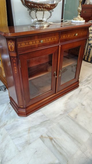 Mueble auxiliar vitrina madera y cristal