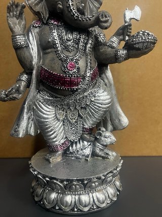 NOVEDAD FIGURA GANESHA CON DETALLES PIEDRAS ROSAS