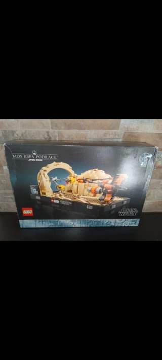 LEGO Star Wars Mos Espa Podrace Diorama