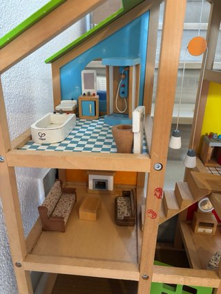 Casa de muñecas Hape de madera