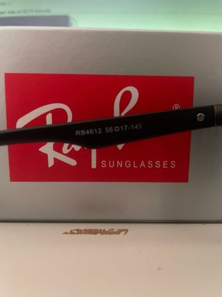 Gafas de sol nuevas sin usar