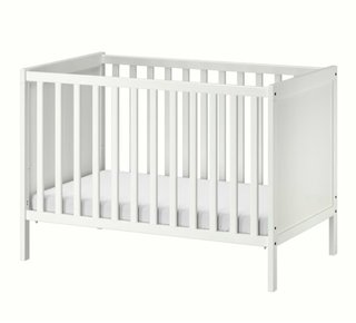 Cuna blanca para bebé