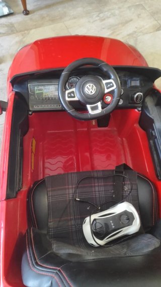 Coche eléctrico infantil VW Golf GTI Rojo