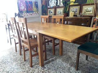 MESA EXTENSIBLE Y 4 SILLAS